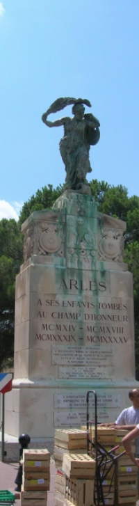 Marianne au marché d’Arles